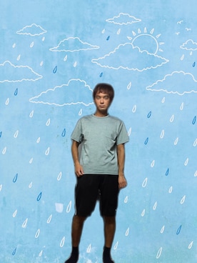 「しまむら（シマムラ）のアイテム（Tシャツ/カットソー、グリーン系）」を使った、クワちゃんさん（メンズ・172cm）の秋コーディネート