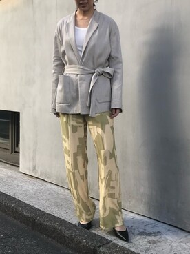 「カラーパンツ」｜「アイテム（ノーカラージャケット）」を使った、yuriさん（レディース・162cm）の春コーディネート