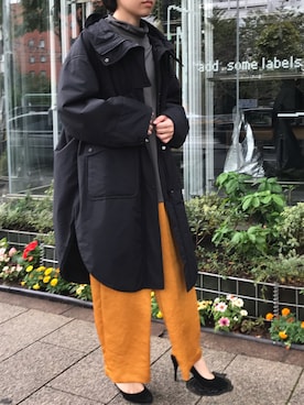 「サテンパンツ」｜「アイテム（マウンテンパーカー）」を使った、yuriさん（レディース・162cm）の秋コーディネート
