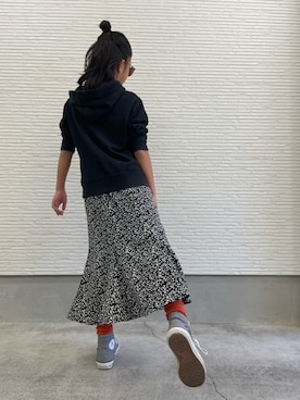 「アイテム（スカート、ブラック系）」を使った、Hさん（キッズ・142cm）の秋コーディネート