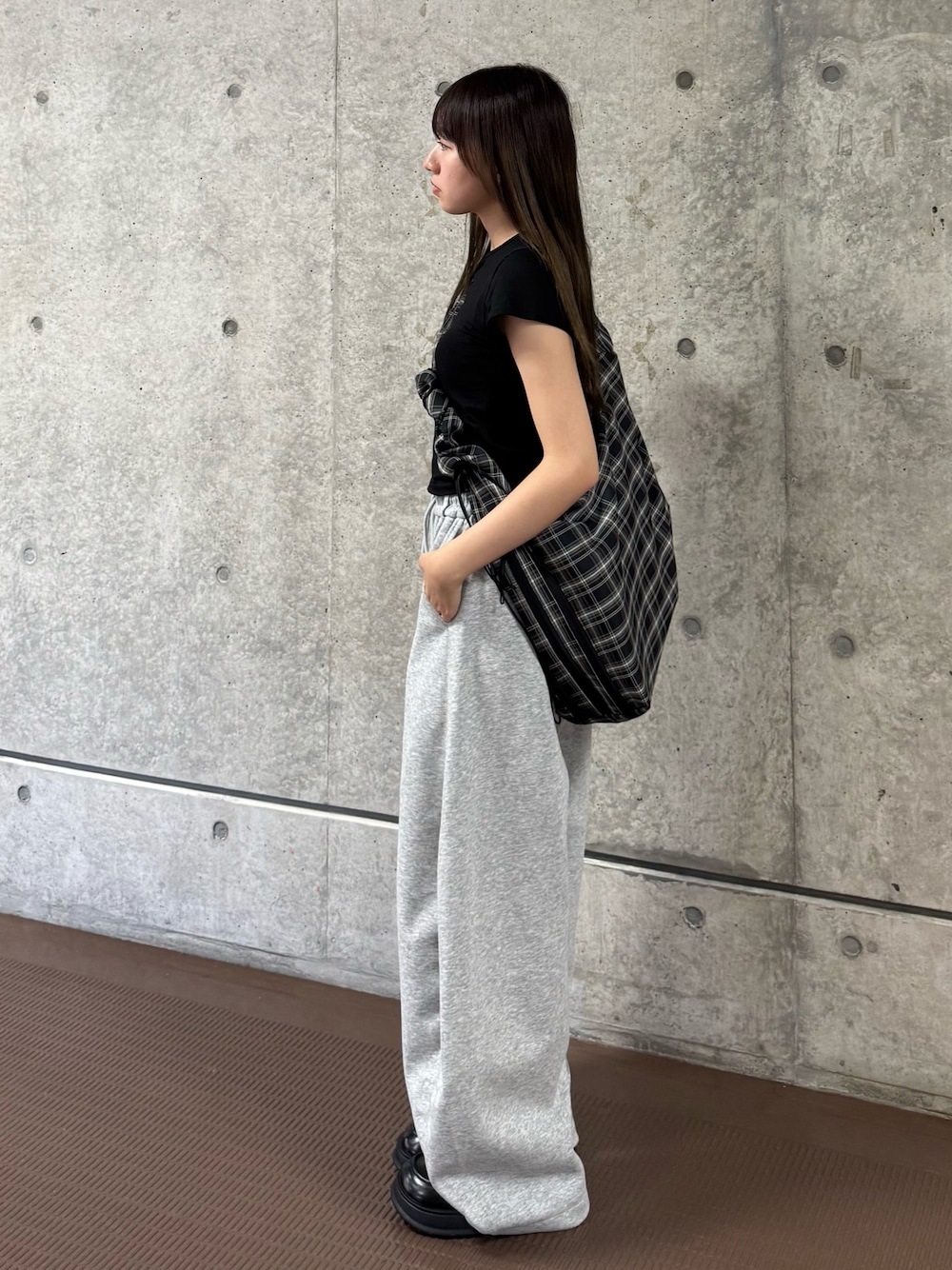 chimmy様 C5071 スウェット×ロゴカットソー×パンツコーデ chimmy様 C5071 スウェット×ロゴカットソー×パンツコーデ