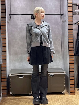 「PAGEBOY（ページボーイ）のプラットチャンキースニーカー【3サイズ展開・抗菌防臭・軽量】（スニーカー、ブラック系）」を使った、さとみんさんの秋コーディネート
