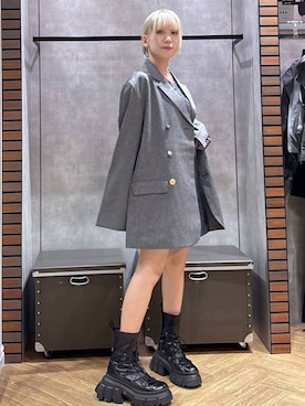 「PAGEBOY（ページボーイ）のレースアップトラックブーツ【ストレッチ/抗菌防臭/軽量/美脚】（ブーツ、ブラック系）」を使った、さとみんさんの秋コーディネート