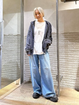 「JEANASIS（ジーナシス）のFadeカラーZIPフーディ/321477（パーカー）」を使った、みきのすけさん（レディース・160cm・30代）の秋コーディネート