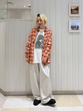 「JEANASIS（ジーナシス）のアイテム（Tシャツ/カットソー）」を使った、みきのすけさん（レディース・160cm）の春コーディネート