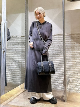 「アイテム（スマホグッズ）」を使った、みきのすけさん（レディース・160cm）の秋コーディネート