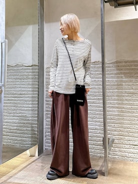 「アイテム（スマホグッズ、ブラック系）」を使った、みきのすけさん（レディース・160cm）の夏コーディネート