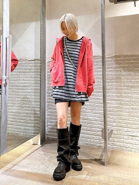 「アイテム（スマホグッズ）」を使った、みきのすけさん（レディース・160cm）の秋コーディネート