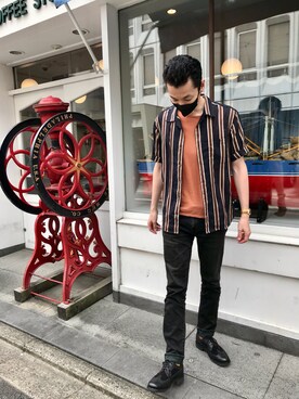 デニムパンツを使った オレンジtシャツ のメンズ人気ファッションコーディネート Wear