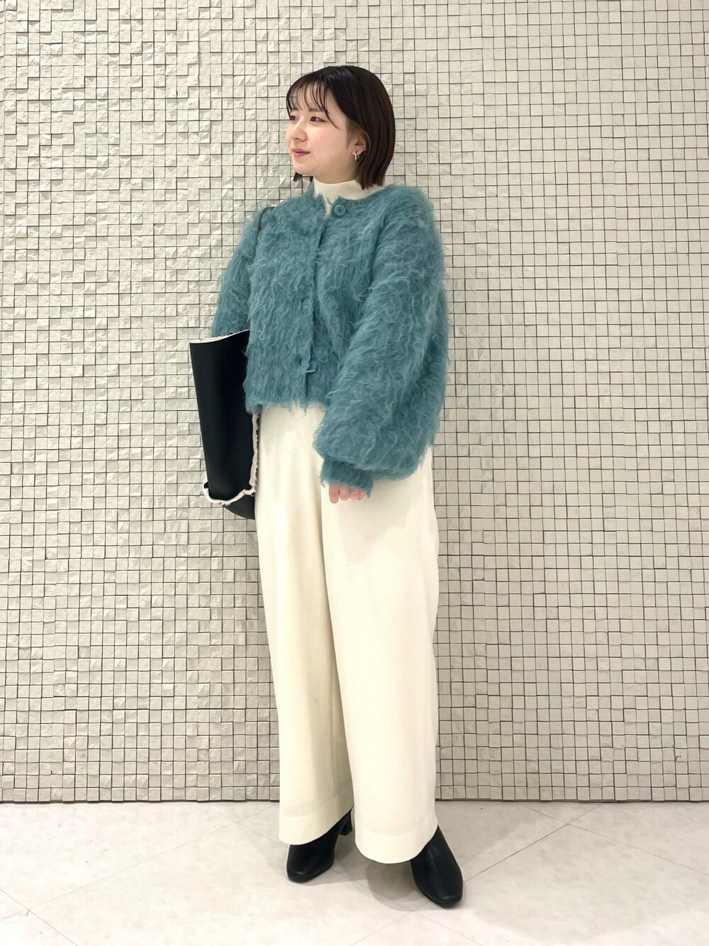 「ブルー、白、ワイドパンツ、モヘヤニット、低身長、INDIVI、インディヴィ、146㎝、骨格ストレート、イエベ春」｜「Instagram▶︎▶のInstagramもぜひチェックして下さい！（その他、その他）」を使った、sakuさん（レディース・146cm）の冬コーディネートの1枚目の写真