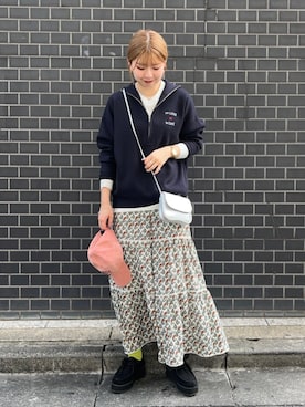 「Casselini（キャセリーニ）のアイテム（キャップ）」を使った、藤原さん（レディース・162cm）の秋コーディネート
