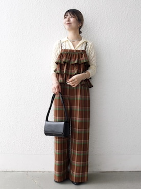 「アイテム（サロペット/オーバーオール、ブラウン系）」を使った、藤原さん（レディース・162cm）の秋コーディネート