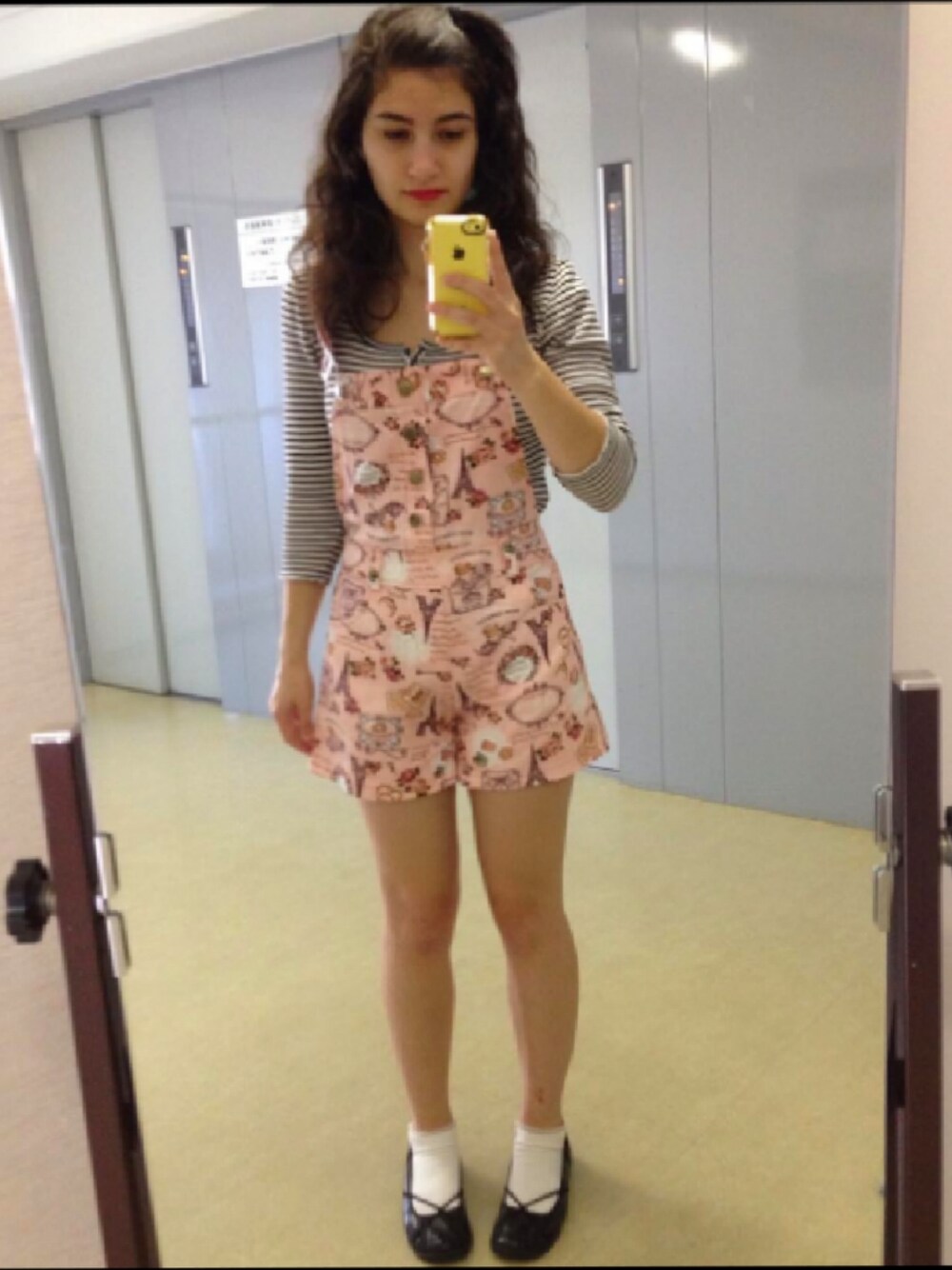 「overall、harajuku、shibuya、109、原宿、渋谷、tbt、サロペット」｜「109のブランドのアイテム（つなぎ/オールインワン、ピンク系）」を使った、じゅりあさん（レディース・160cm）の秋コーディネートの1枚目の写真