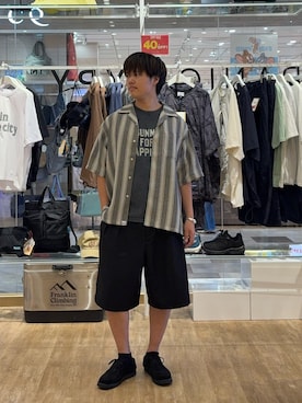 「CIAOPANIC TYPY（チャオパニックティピー）の【ユニセックス】アシッドウォッシュ加工スタッズロゴTEE（Tシャツ/カットソー、ブラック系）」を使った、はるさん（メンズ・175cm）の夏コーディネート