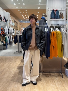 「ブラック」｜「アイテム（スウェット）」を使った、はるきさん（メンズ・175cm）の冬コーディネート