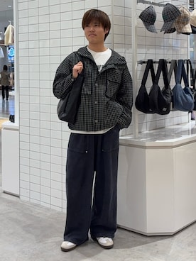 「CIAOPANIC TYPY（チャオパニックティピー）の【UNISEX】チェックフードシャウター（パーカー、ブラック系）」を使った、はるさん（メンズ・175cm）の春コーディネート