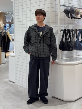 「CIAOPANIC TYPY（チャオパニックティピー）の【UNISEX】チェックフードシャウター（パーカー、ブラック系）」を使った、はるさん（メンズ・175cm）の春コーディネート