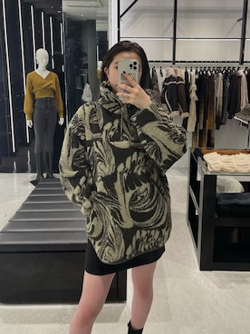 「EMODA（エモダ）のアイテム（その他トップス）」を使った、矢作南菜実さん（レディース・165cm）の秋コーディネート