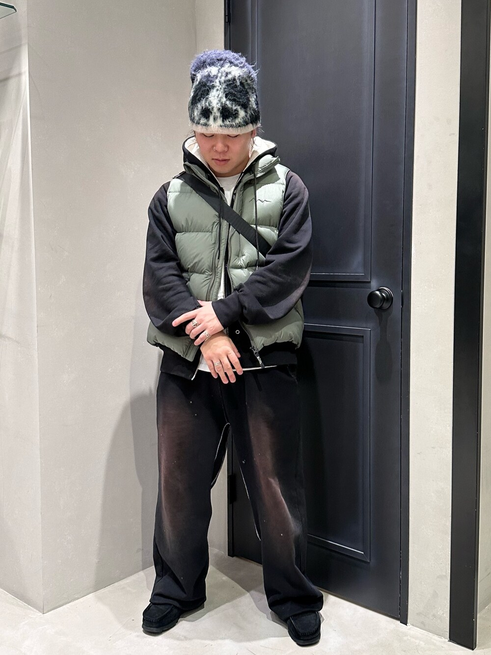 「BEAVER、BEAVER札幌、BEAVER別注、札幌、札幌ステラプレイス、セレクトショップ、MANASTASH、PACKING、Clarks、clarks、別注、FAF、faf、fakeassflowers」｜「MANASTASHのMANASTASH/マナスタッシュ  M-RIP DOWN VEST/マイクロリップダウンベスト（ダウンベスト、その他）」を使った、後藤 翔さん（メンズ・171cm）の冬コーディネートの1枚目の写真