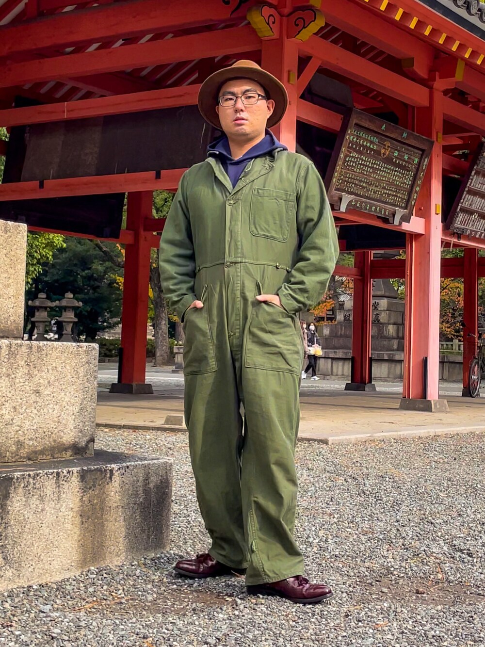 Championのパーカーを使った「つなぎ」の人気ファッション