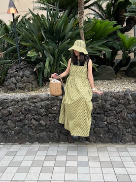 「アイテム（ハット、イエロー系）」を使った、nananananana3さん（レディース・160cm）の夏コーディネート