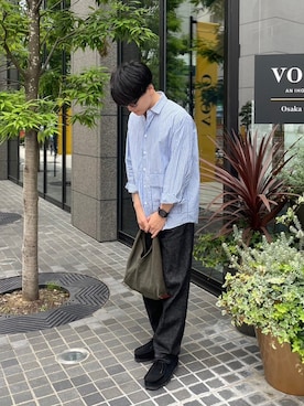 「Clarks（クラークス）のCLARKS/クラークス　WALLABEE GTX ワラビーゴアテックス（モカシン/デッキシューズ、ブラック系）」を使った、SHOTAさん（メンズ・171cm）の春コーディネート