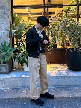 「Clarks（クラークス）のCLARKS/クラークス　WALLABEE GTX ワラビーゴアテックス（モカシン/デッキシューズ、ブラック系）」を使った、SHOTAさん（メンズ・171cm）の春コーディネート