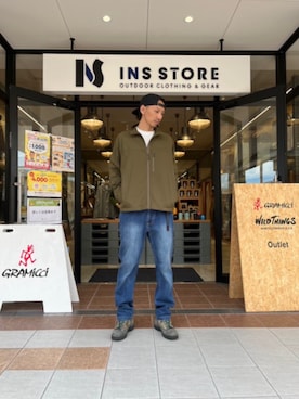 「Gramicci（グラミチ）のアイテム（ジャケット/アウター）」を使った、INSSTORE滋賀竜王さん（メンズ・178cm）の秋コーディネート