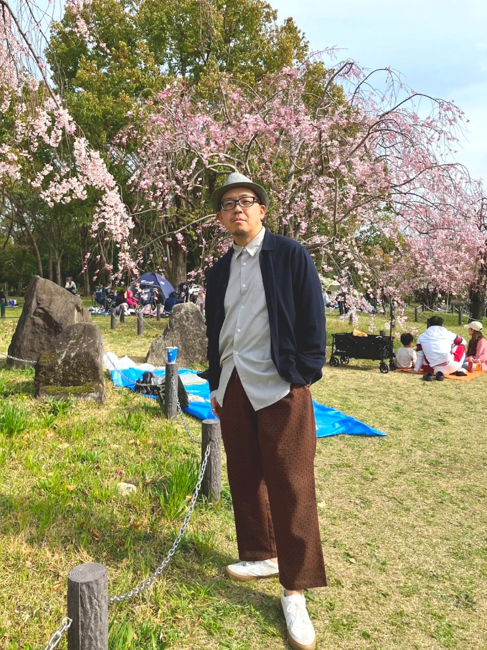 「UNIQLOのアイテム（カーディガン/ボレロ、ブルー系）」を使った、ireusu0903さん（メンズ・175cm）の春コーディネートの1枚目の写真