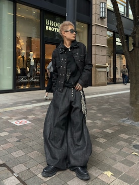 「アイテム（ウォレットチェーン）」を使った、綾さん（メンズ・173cm）の秋コーディネート