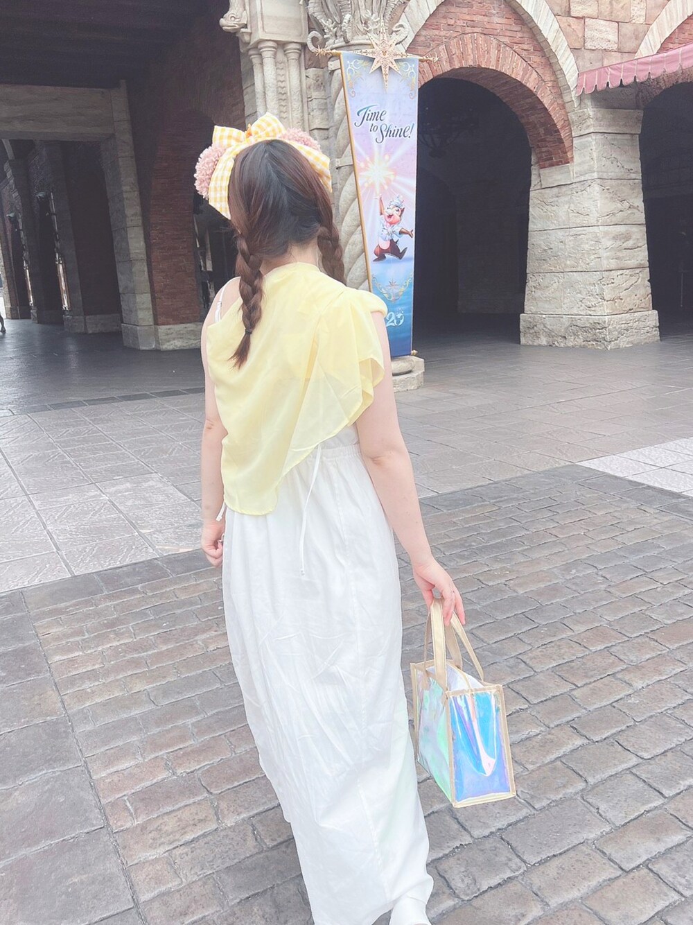「きれいめカジュアル、大人女子」｜「GRLのアイテム（シャツ/ブラウス、イエロー系）」を使った、unaさん（レディース・161cm）の夏コーディネートの1枚目の写真