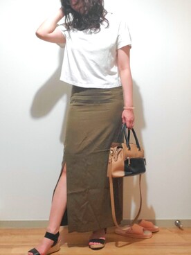 「UNIQLO（ユニクロ）のアイテム（Tシャツ/カットソー、ホワイト系）」を使った、ひーさん（レディース・171cm）の夏コーディネート