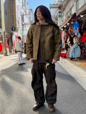 「AVIREX（アヴィレックス）のアイテム（ミリタリージャケット）」を使った、しまさん（メンズ・176cm）の冬コーディネート