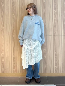 「LOWRYS FARM（ローリーズファーム）のデニムフレアパンツ　 498676（デニムパンツ）」を使った、ローサさん（レディース・159cm・10代）の秋コーディネート