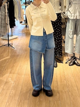 「LOWRYS FARM（ローリーズファーム）のCONE/ラップミニスカート　1047090（デニムパンツ、ブルー系）」を使った、ローサさん（レディース）の秋コーディネート