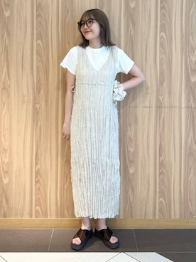 「アイテム（シュシュ）」を使った、ローサさん（レディース・159cm・20代）の夏コーディネート