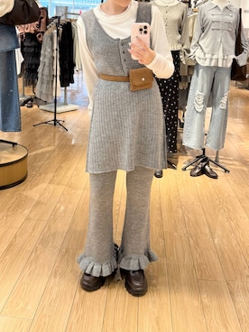 「LOWRYS FARM（ローリーズファーム）のアイテム（その他パンツ）」を使った、ローサさん（レディース・159cm）の秋コーディネート
