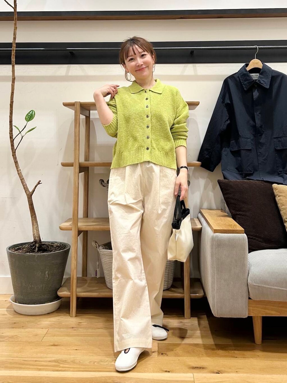 「doors、低身長コーデ、40代、春カラーコーデ、骨格ストレート、イエベ春、ストレート×イエベ春、春アウターコーデ、ストレート×イエベ」｜「FORK&SPOONのFORK&SPOON　バルカラーライトコート（ステンカラーコート、ブルー系）」を使った、+++ゆき+++さん（レディース・151cm）の春コーディネートの1枚目の写真