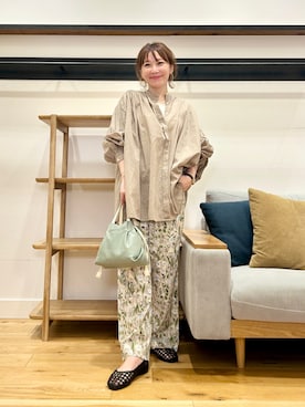 「URBAN RESEARCH DOORS（アーバンリサーチドアーズ）のコットンボイルギャザーブラウス（シャツ/ブラウス、イエロー系）」を使った、+++ゆき+++さん（レディース・151cm）の春コーディネート