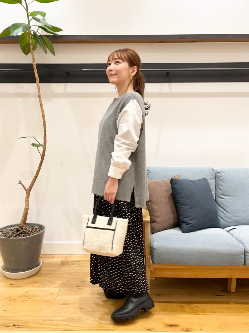 「かぐれのコットンニットベスト（ベスト、グレー系）」を使った、+++ゆき+++さん（レディース・151cm）の冬コーディネートの1枚目の写真