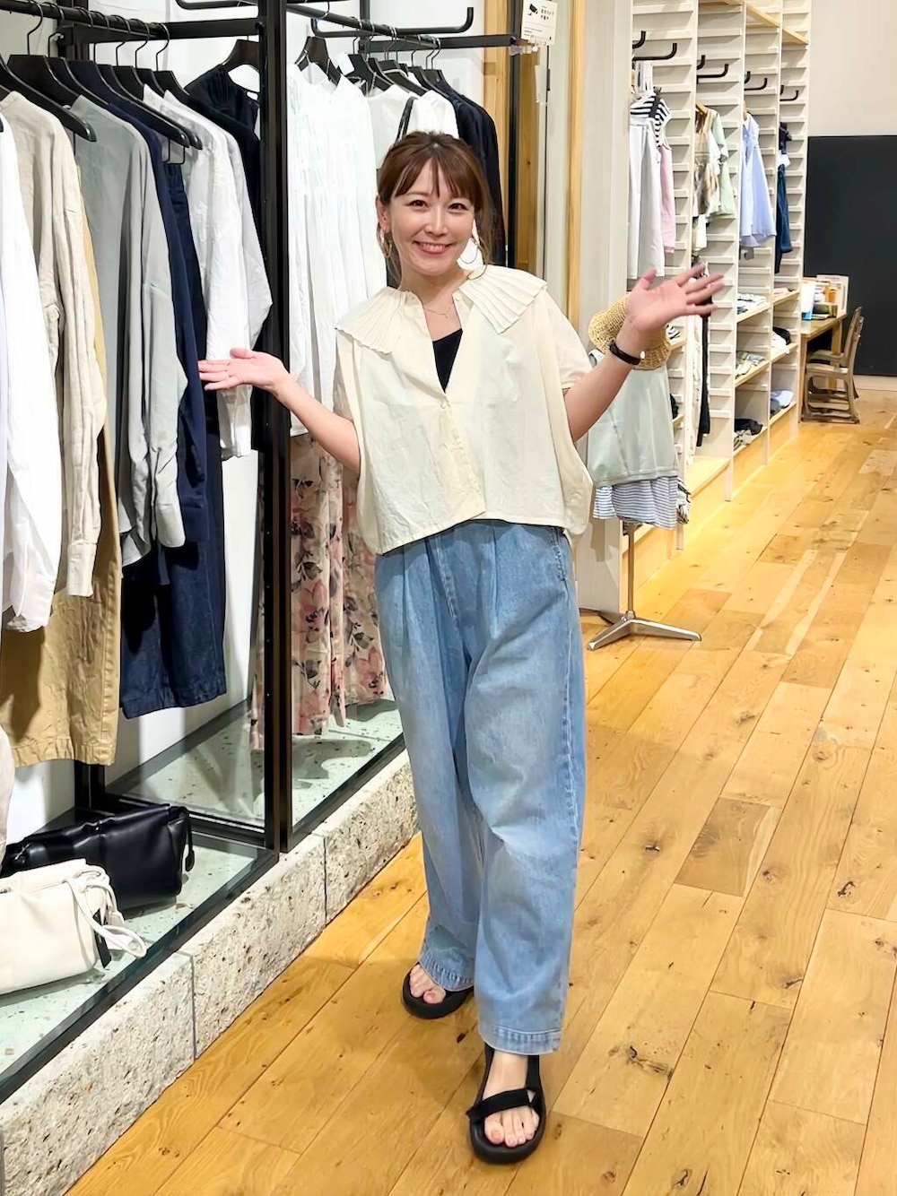 「シャツスタイル、低身長コーデ、40代、骨格ストレート、イエベ春、ストレート×イエベ春、ストレート×イエベ、洒落見えイージーパンツ×サンダル、私が選ぶセールアイテム25ss」｜「TevaのTeva　W HURRICANE XLT2 AMPSOLE（サンダル、ブラック系）」を使った、+++ゆき+++さん（レディース・151cm）の夏コーディネートの1枚目の写真