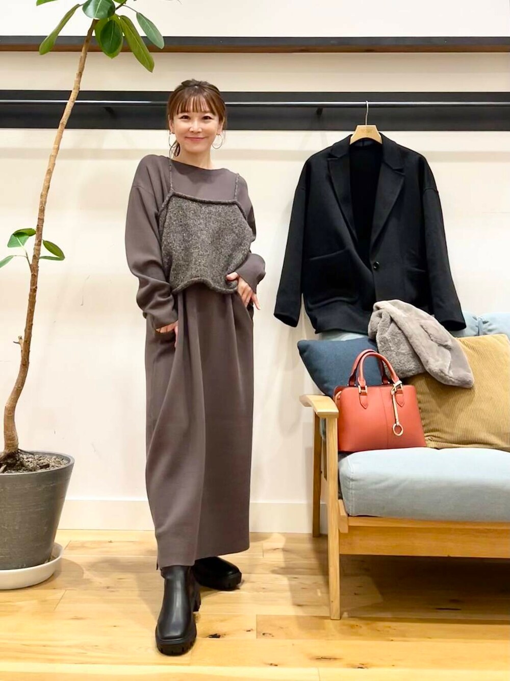カラーネップアルパカニットキャミソールを使った人気ファッション