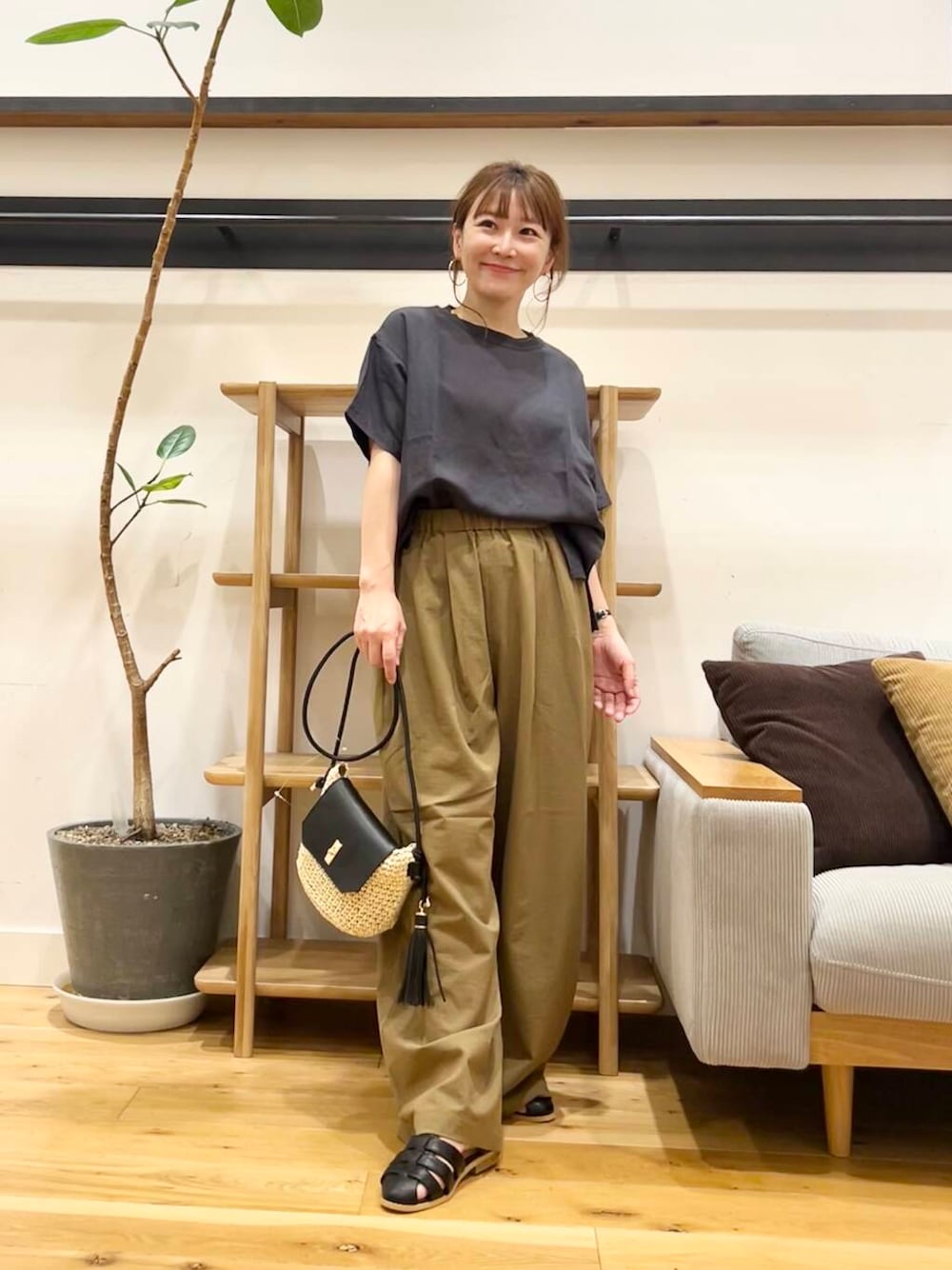 「doors、低身長コーデ、サンダルコーデ、40代、骨格ストレート、イエベ春、ストレート×イエベ春、ストレート×イエベ」｜「RODE SKOのペーパーコンビショルダーバッグ（ショルダーバッグ、ベージュ系）」を使った、+++ゆき+++さん（レディース・151cm）の春コーディネートの1枚目の写真