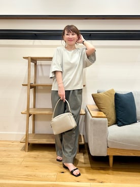 「URBAN RESEARCH DOORS（アーバンリサーチドアーズ）のカットジョーゼットVネックプルオーバー（Tシャツ/カットソー、グレー系）」を使った、+++ゆき+++さん（レディース・151cm）の春コーディネート