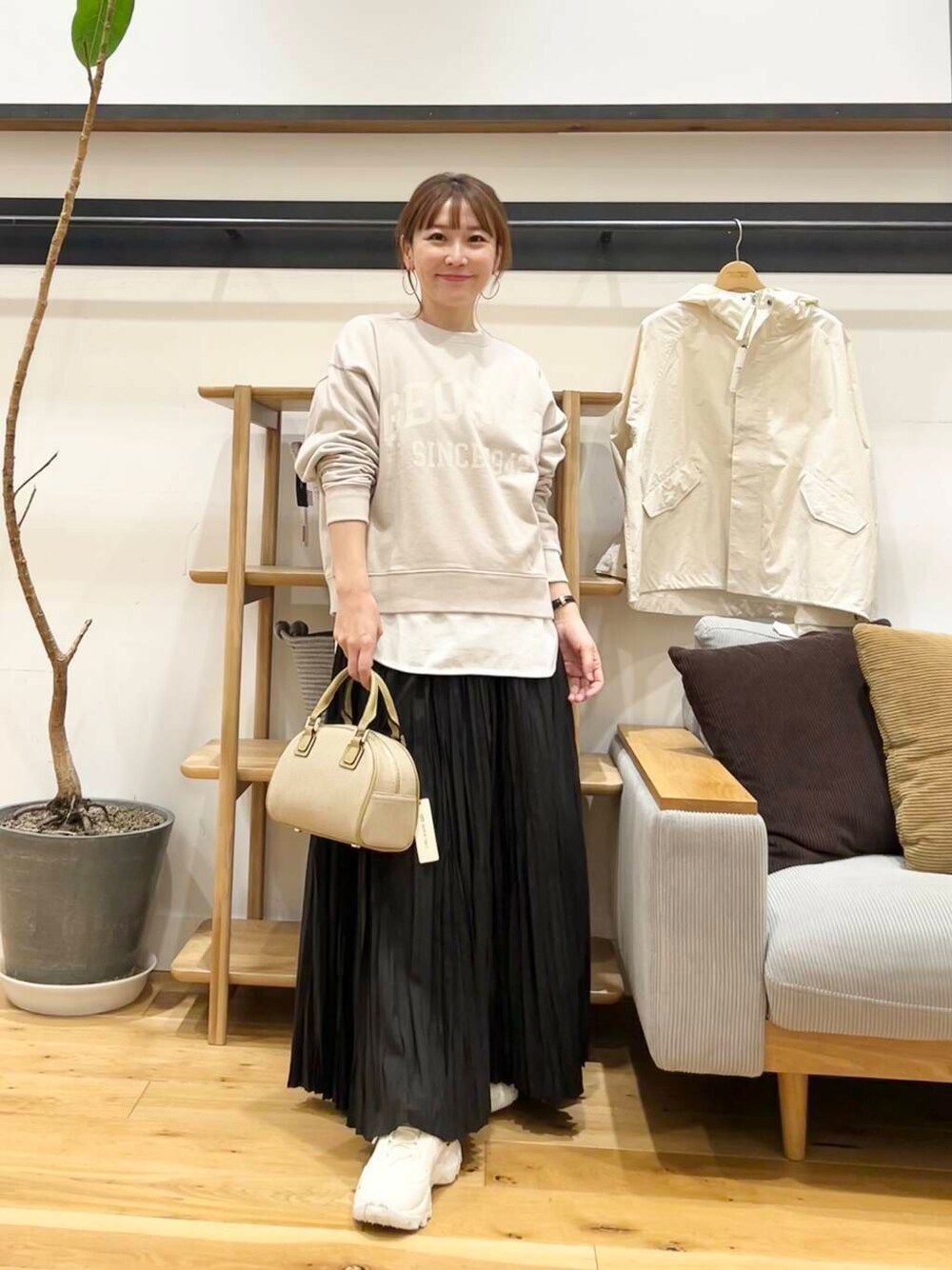 「doors、低身長コーデ、40代、骨格ストレート、イエベ春、ストレート×イエベ春、春のジャケットスタイル」｜「NIKEのNIKE　TC7900（スニーカー、ホワイト系）」を使った、+++ゆき+++さん（レディース・151cm）の冬コーディネートの1枚目の写真