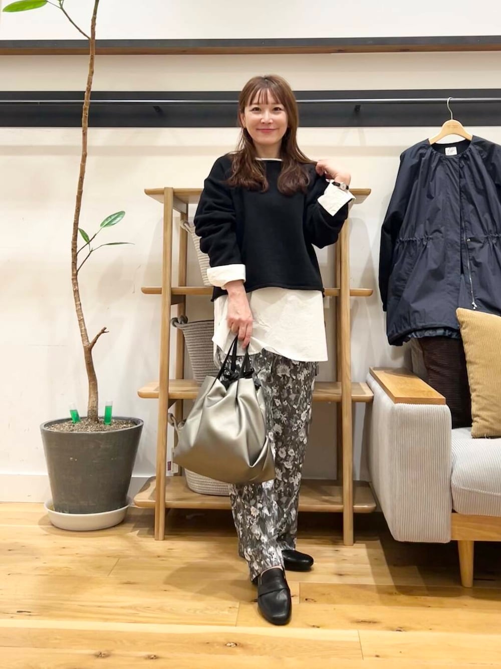 「doors、低身長コーデ、40代、春カラーコーデ、骨格ストレート、イエベ春、ストレート×イエベ春、ストレート×イエベ、春のジャケットスタイル」｜「RODE SKOの『MADE IN JAPAN』ソフトコインローファー（ローファー、ブラック系）」を使った、+++ゆき+++さん（レディース・151cm）の春コーディネートの1枚目の写真