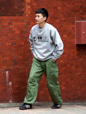 「Eddie Bauer（エディーバウアー）のアイテム（スウェット）」を使った、eddiebauerofficialさん（メンズ・171cm）の秋コーディネート