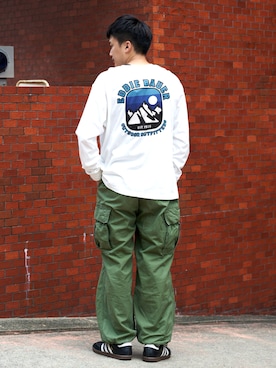 「Eddie Bauer（エディーバウアー）のアイテム（Tシャツ/カットソー）」を使った、eddiebauerofficialさん（メンズ・171cm）の秋コーディネート