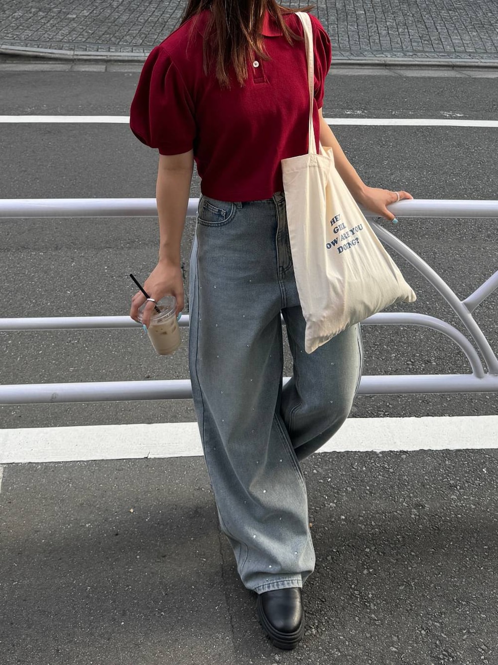 「低身長、女子ウケ、フェミニン、カジュアル、着痩せ・細見え、FOREVER 21」｜「FOREVER 21の【ミチ】ショートポロシャツ（ポロシャツ、レッド系）」を使った、tomoka さん（レディース・153cm）の夏コーディネートの1枚目の写真