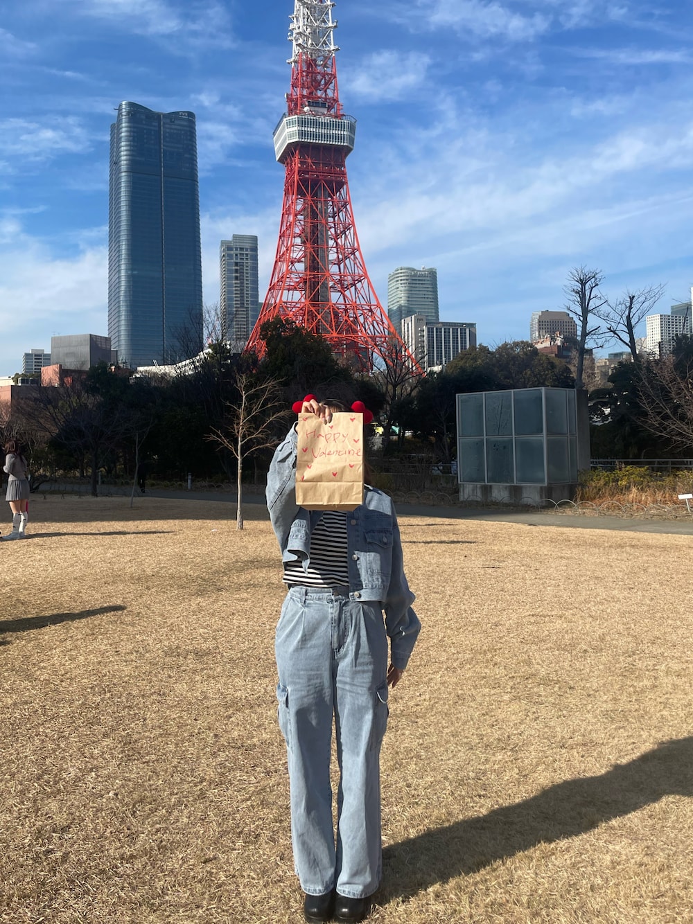 「シンプルスタイル、デニム、今日のコーデ、ootd」｜「FOREVER 21の【2024SS】デニムカーゴストレートパンツ（デニムパンツ、ブルー系）」を使った、tomoka さん（レディース・153cm）の冬コーディネートの1枚目の写真